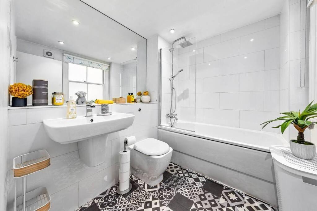 3 Bedroom Apartment In Haymarket Central London Sleep 10 Hy2 ภายนอก รูปภาพ